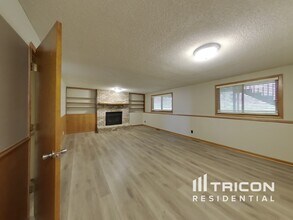 4350 Thornhill Ln in Vadnais Heights, MN - Foto de edificio - Building Photo