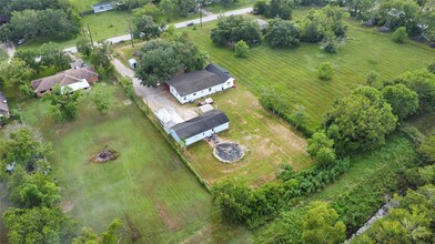 10520 Leedy Rd in Manvel, TX - Building Photo - Building Photo