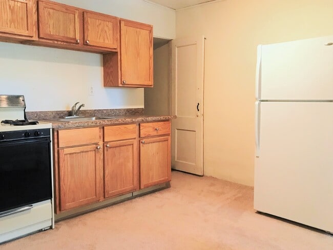 6418 University Ave, Unit 16 in Middleton, WI - Building Photo - Building Photo