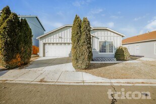 9615 Stoney Creek Way in Reno, NV - Building Photo