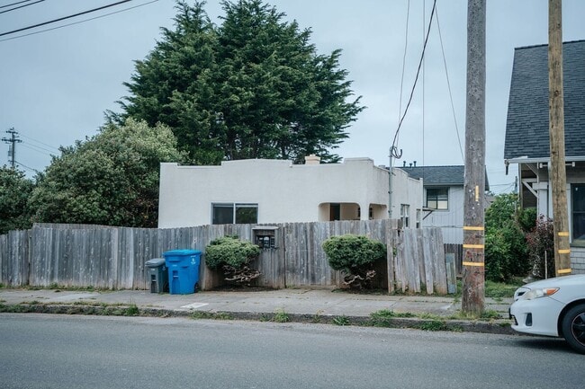 property at 19 W 14th St
