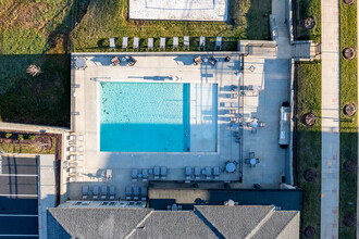 The Henry in Charlotte, NC - Foto de edificio - Building Photo