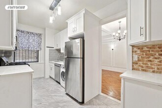 215 W 90th St in New York, NY - Building Photo - Building Photo