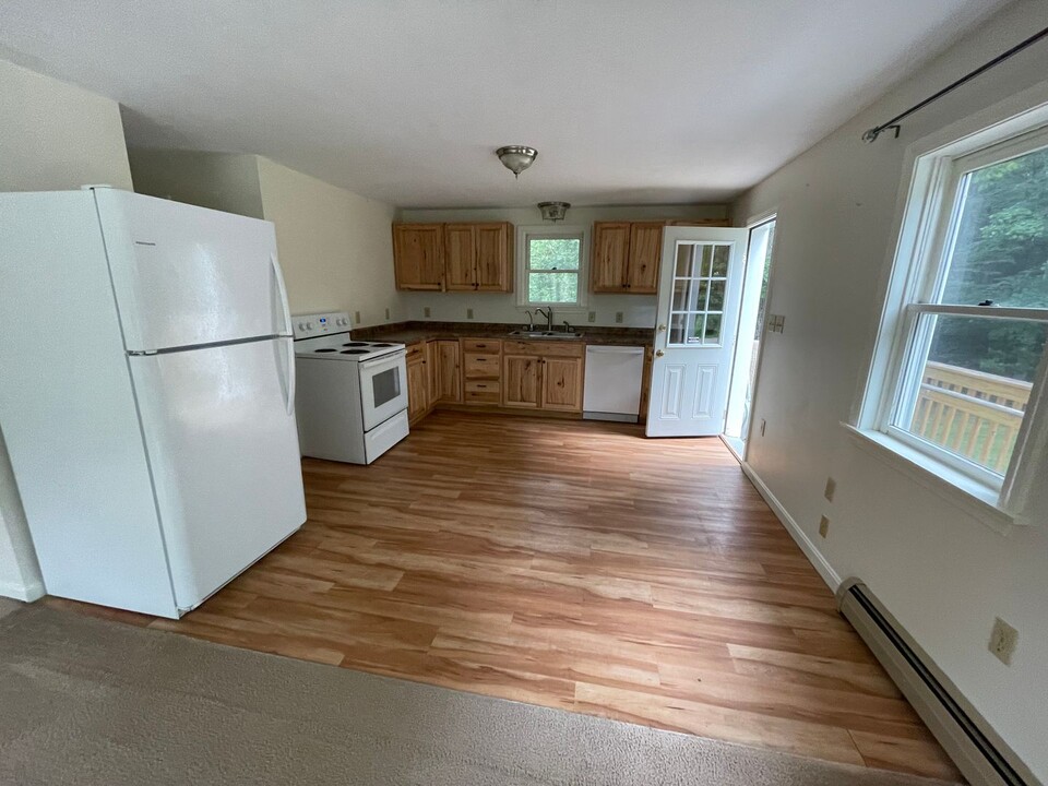 33 Wards Hill Rd-Unit -Duplex A in Gorham, ME - Building Photo