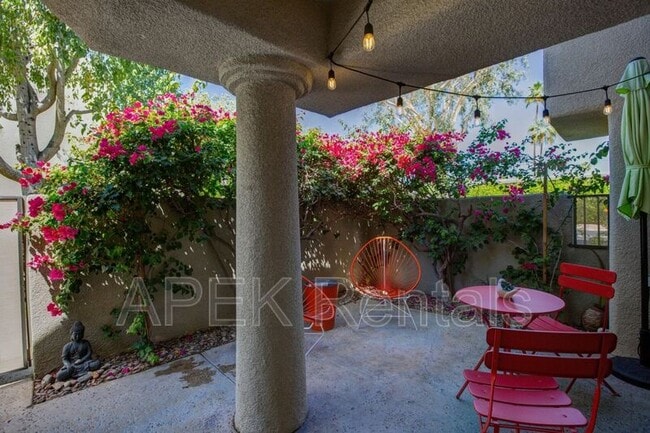 353 N Hermosa Dr in Palm Springs, CA - Building Photo - Building Photo