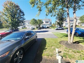 972 King Way in Breinigsville, PA - Building Photo - Building Photo