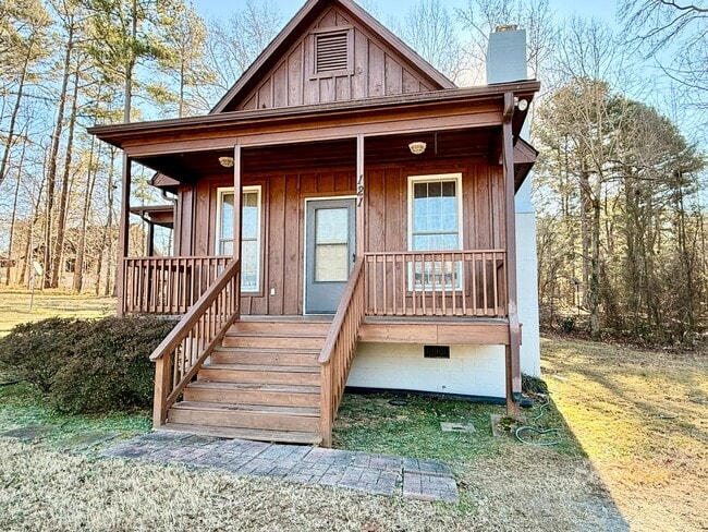 property at 121 Quail Springs Ct