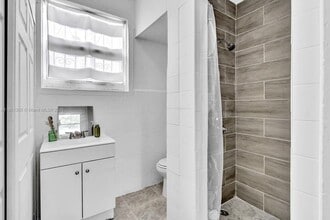 10800 NW 22nd Ct in Miami, FL - Building Photo - Building Photo