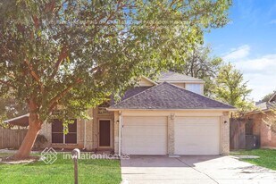 1010 Silver Spruce Dr in Arlington, TX - Building Photo