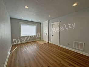 317 E Chase St in Springfield, MO - Building Photo - Building Photo