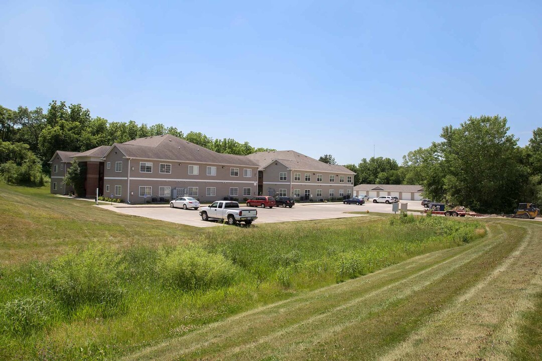 Riverwood in Pleasant Hill, IA - Foto de edificio