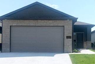 6965 Claystone Dr in Lincoln, NE - Building Photo - Building Photo