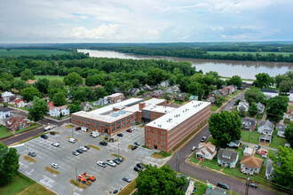 Shoe Factory Lofts in Washington, MO - Foto de edificio - Building Photo