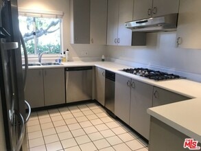 1010 California Ave-Unit -4 in Santa Monica, CA - Building Photo - Building Photo