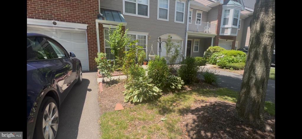 9 Henry Ct in Plainsboro, NJ - Building Photo