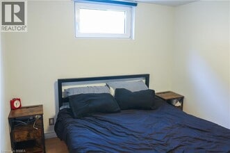 2 Robroy Ct in Brantford, ON - Building Photo - Building Photo