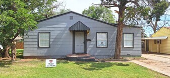 2106 32nd St in Lubbock, TX - Building Photo
