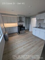 235 Cedar St in Manchester, NH - Building Photo