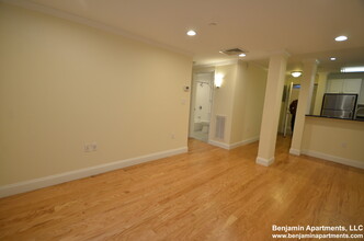 16 Chauncy St, Unit B in Cambridge, MA - Building Photo - Building Photo