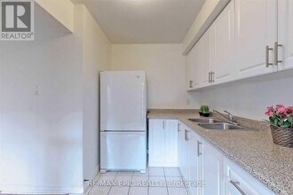 120 Woody Vine Way in Toronto, ON - Building Photo - Building Photo