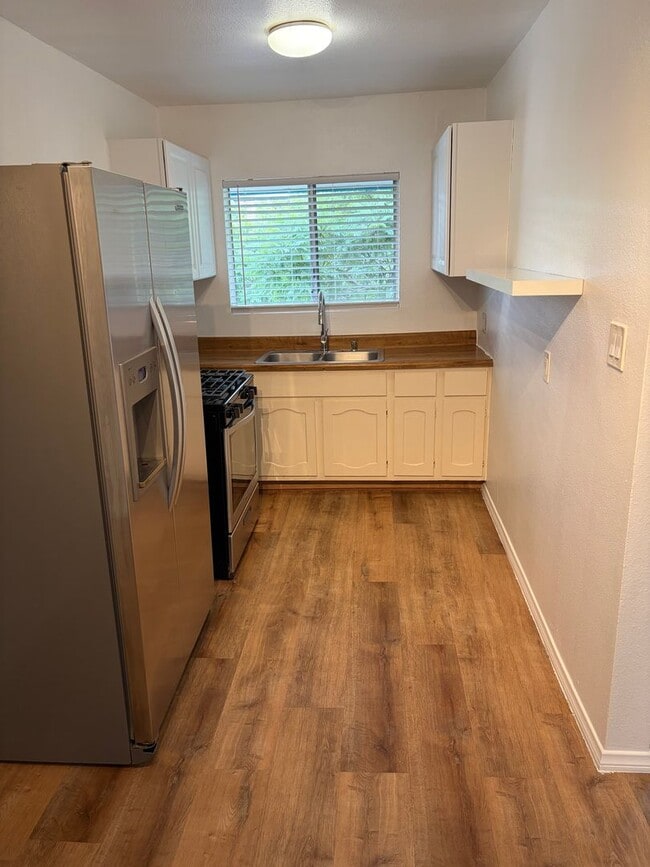 534 Santa Clara Ave in Los Angeles, CA - Building Photo - Building Photo