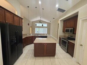 6117 Whimbrelwood Dr in Lithia, FL - Building Photo - Building Photo
