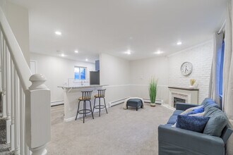 1390 Everett Ct, Unit 209 in Lakewood, CO - Foto de edificio - Building Photo