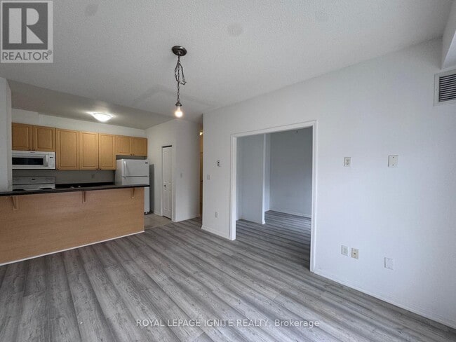 5 Sidney Ln in Bowmanville, ON - Building Photo - Building Photo