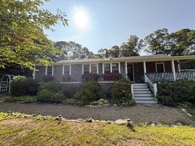 85 Winemack St in Oak Bluffs, MA - Building Photo - Building Photo