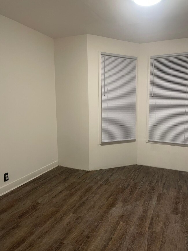852 Blake Ave, Unit 3rd floor
