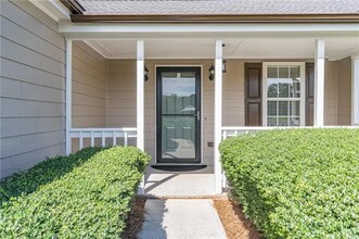 1190 Mercury Dr SE in Lawrenceville, GA - Foto de edificio - Building Photo