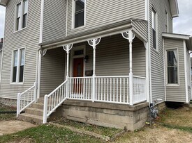 8302 Curzon Ave in Cincinnati, OH - Building Photo