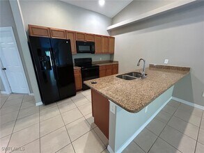 3724 SE 9th Pl in Cape Coral, FL - Building Photo - Building Photo