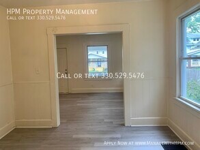 1729 Edwards Ave NE in Canton, OH - Building Photo - Building Photo