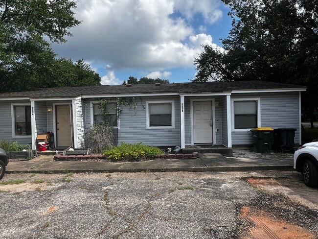 property at 213 Tiffany Ct SE