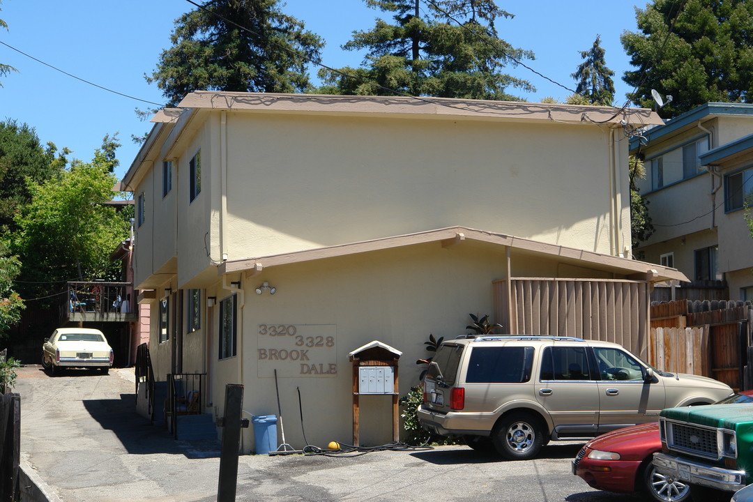 3320-3328 Brookdale Ave in Oakland, CA - Building Photo