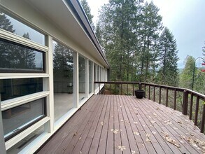 1510 W Forest Hills Ct in Spokane, WA - Building Photo - Building Photo
