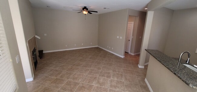 11932 Kingfisher Daisy Ct in Las Vegas, NV - Building Photo - Building Photo