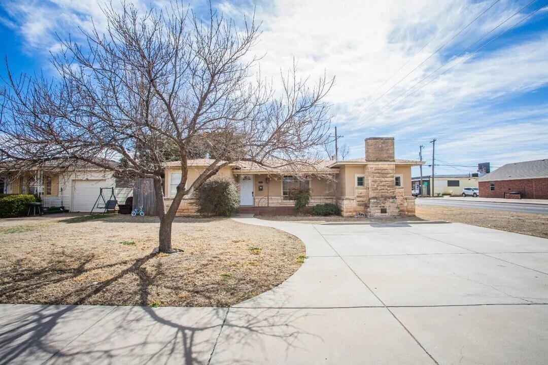 3019 33rd St in Lubbock, TX - Building Photo