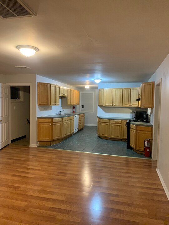 178 Jencks St, Unit 3 in Fall River, MA - Building Photo