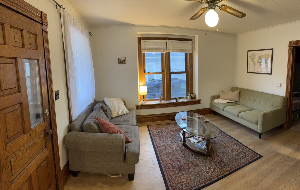 1923 Clay St in Cedar Falls, IA - Building Photo