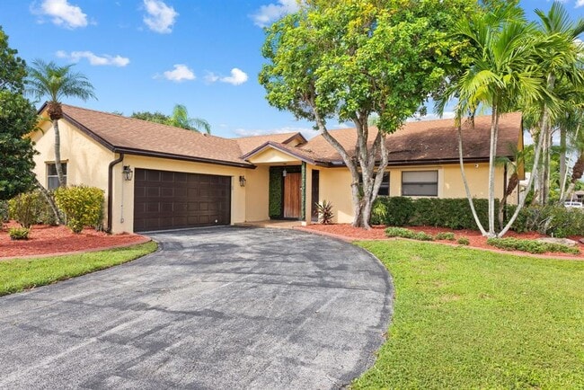 563 SW 169th Ave in Weston, FL - Building Photo - Building Photo