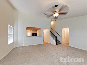 2102 York Bend in San Antonio, TX - Building Photo - Building Photo