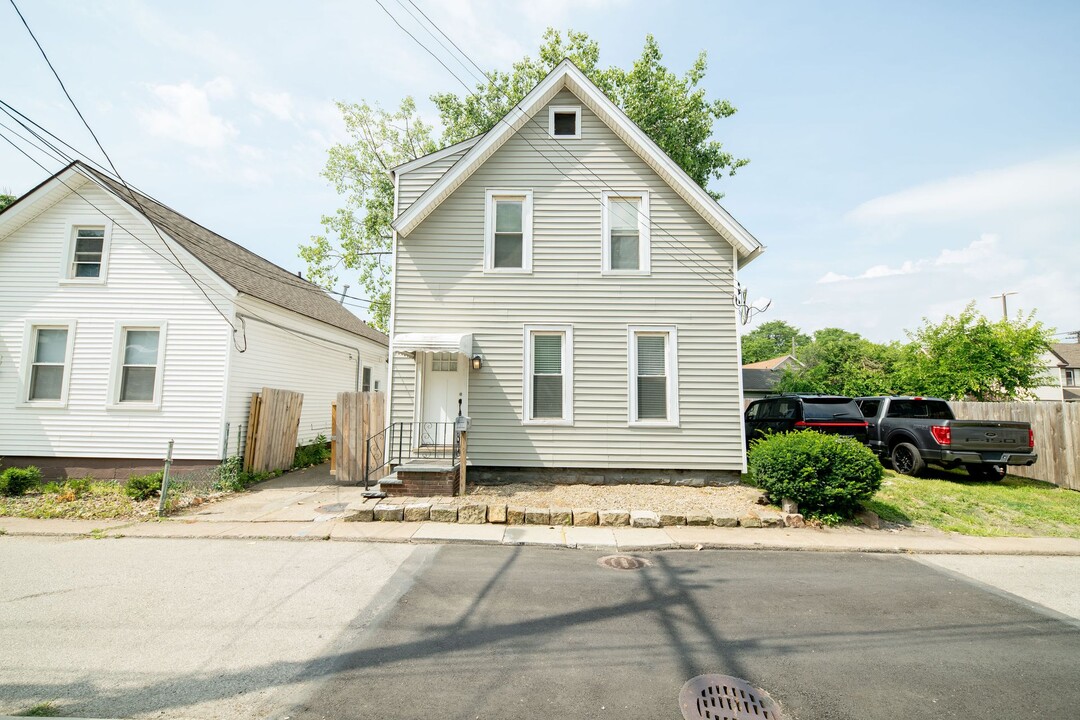 2452 Thurman Ave in Cleveland, OH - Building Photo