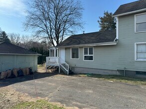 55-57 E Summer St, Unit 1 in Southington, CT - Building Photo - Building Photo