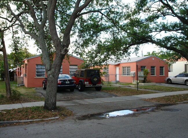 1944 Washington St in Hollywood, FL - Building Photo - Building Photo