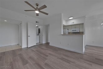 1885 Florida Club Dr in Naples, FL - Building Photo - Building Photo