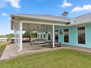 779 Cr 257 in Matagorda, TX - Foto de edificio - Building Photo