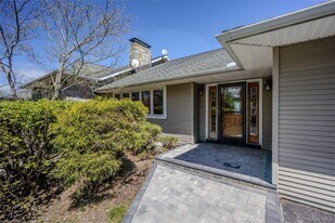 19-21-21 Lamela Dr in Marlboro, NY - Building Photo