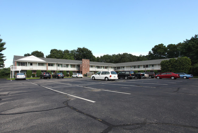 Homestead Apartments in Pawcatuck, CT - Building Photo - Building Photo